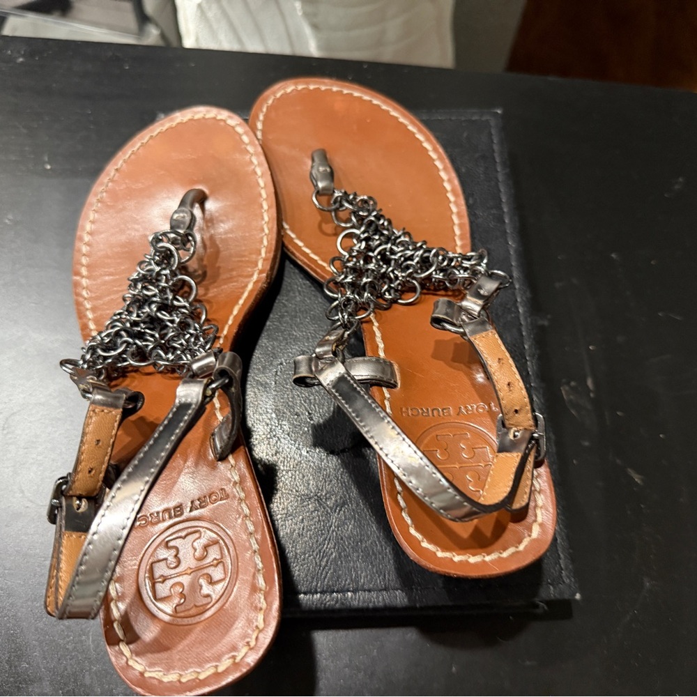 Tory Burch Tan and Silver Chain Sandals 7.5 Chainmail style
